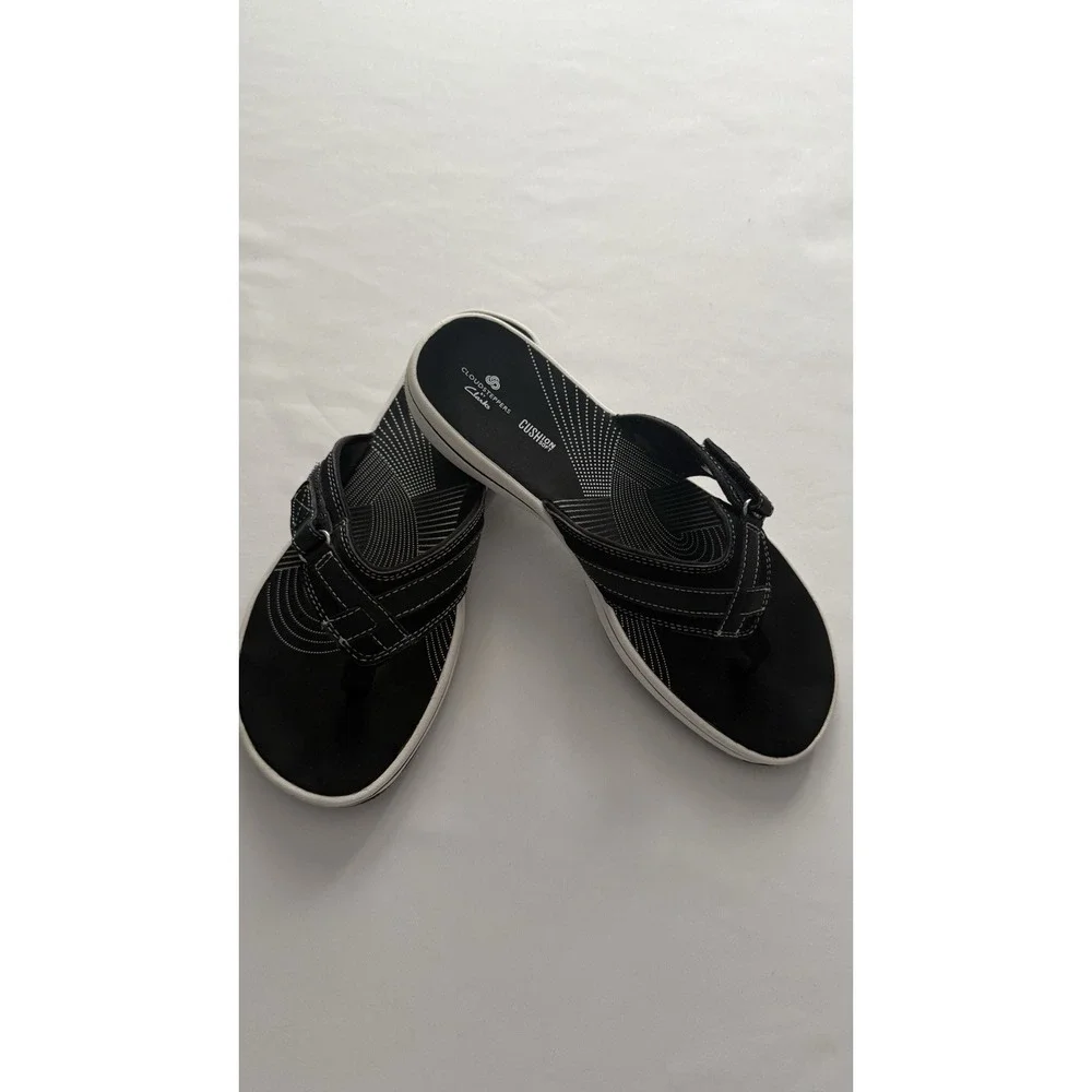 Clarks Cloudsteppers for Women In A Size 8 GUC Black with Hook and Loop Strap